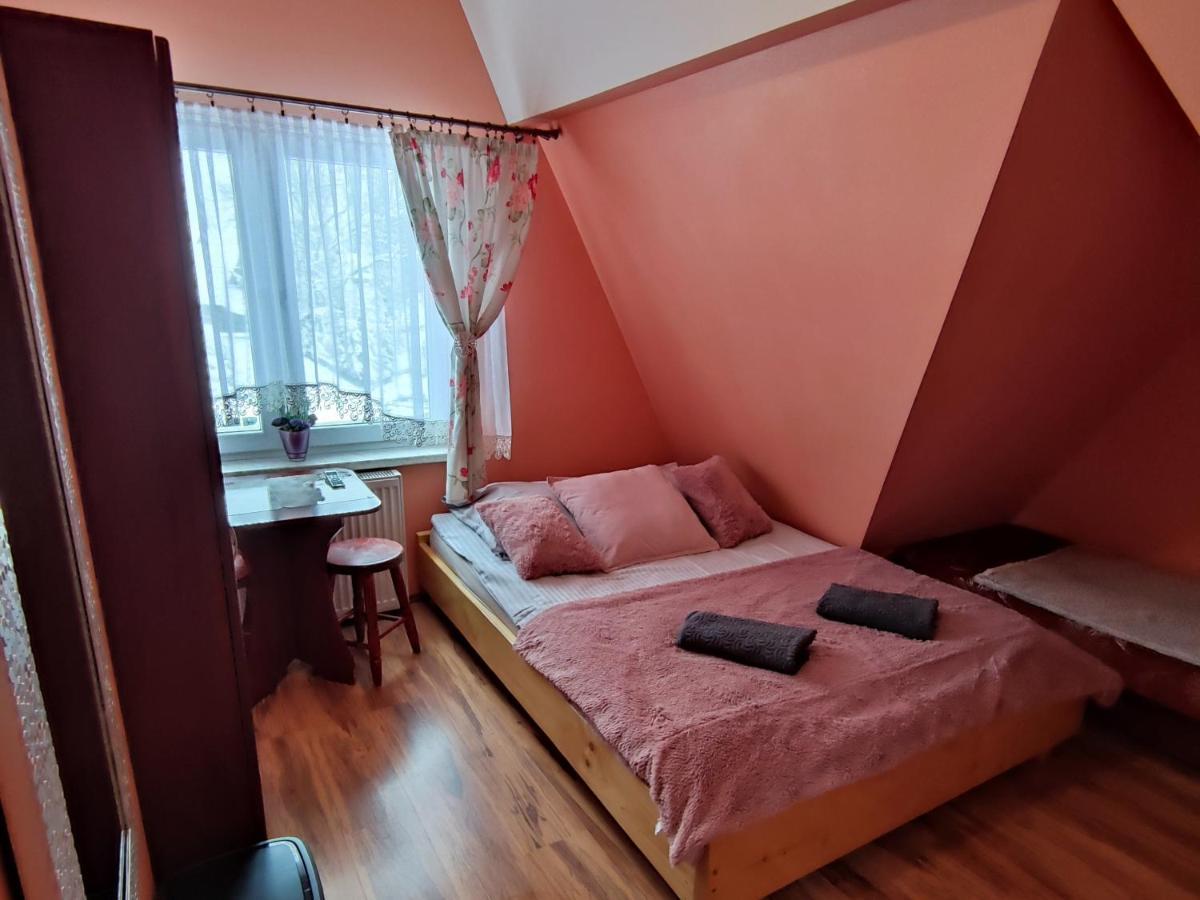 Pokoje I Apartamenty Regionalny Styl Ul Krole 1A Zakopane Camera foto