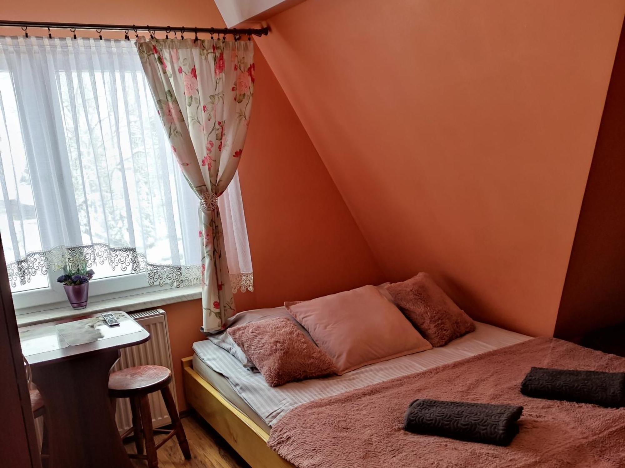 Pokoje I Apartamenty Regionalny Styl Ul Krole 1A Zakopane Camera foto