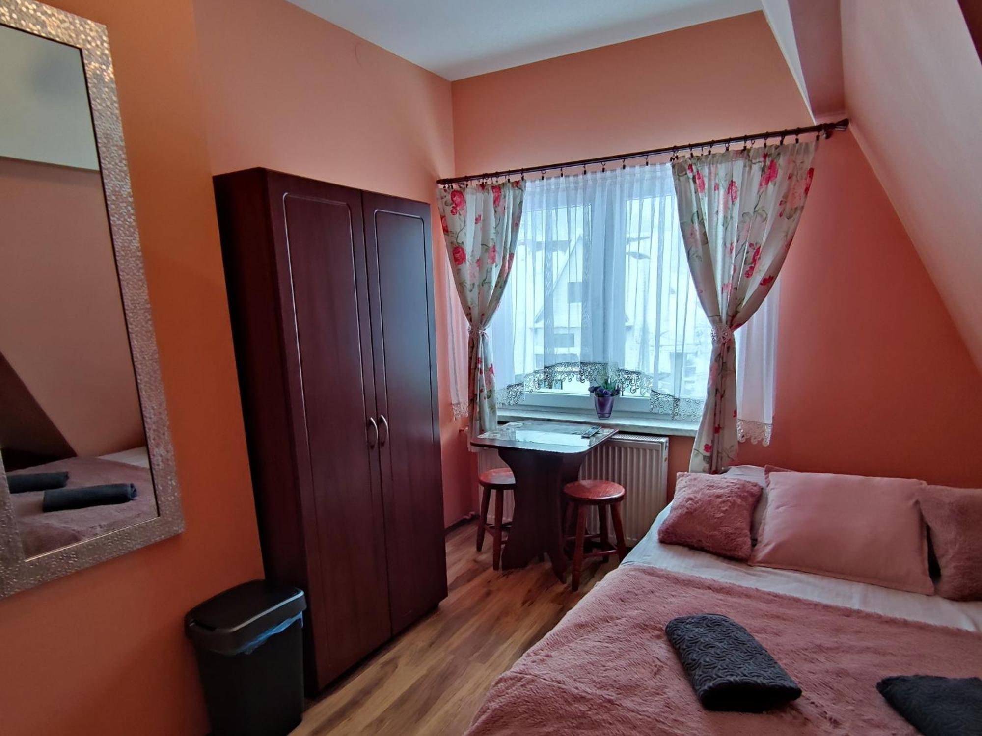 Pokoje I Apartamenty Regionalny Styl Ul Krole 1A Zakopane Camera foto